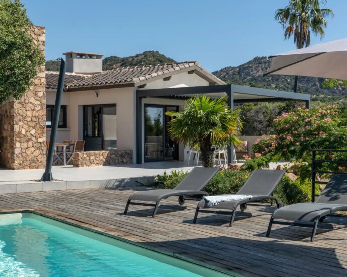 Porto-Vecchio, Palombaggia, villa vue mer, 3 chambres, piscine, plage à pied