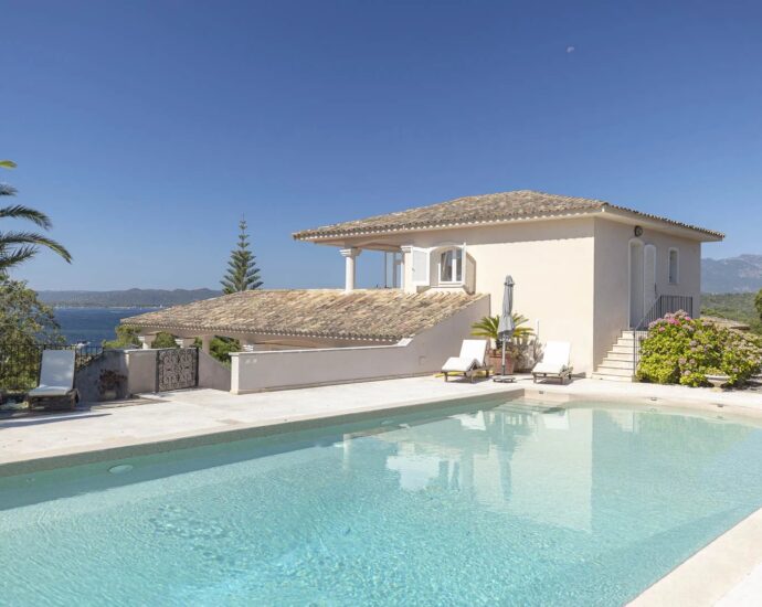 Cala Rossa, Benedettu, Villa vue mer panoramique, 6 chambres, piscine, plage à pied