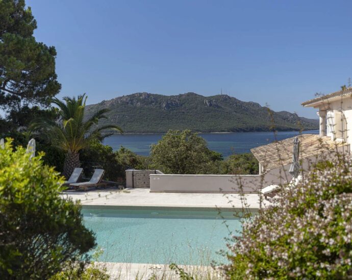 Cala Rossa, Benedettu, Villa vue mer panoramique, 6 chambres, piscine, plage à pied