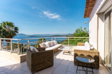 Coti-Chiavari, 6-bedroom villa, panoramic sea view, apartment, pool, close to beach