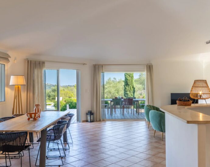 Porto-Vecchio, Precojo, Villa T3, piscine chauffée, proche plage de Santa Giulia, avec vue dégagée