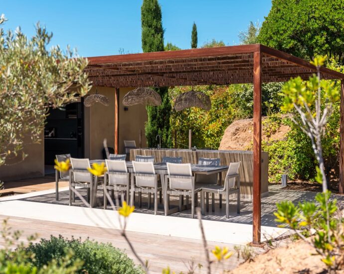 Pinarello, 5 Bedroom Villa, Infinity pool, sea View,  close to the beach