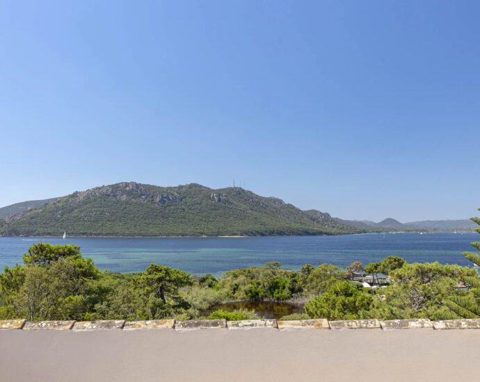 Cala Rossa, Benedettu, Villa vue mer panoramique, 6 chambres, piscine, plage à pied