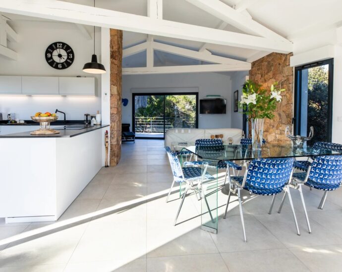 Porto-Vecchio, Palombaggia, villa vue mer, 3 chambres, piscine, plage à pied