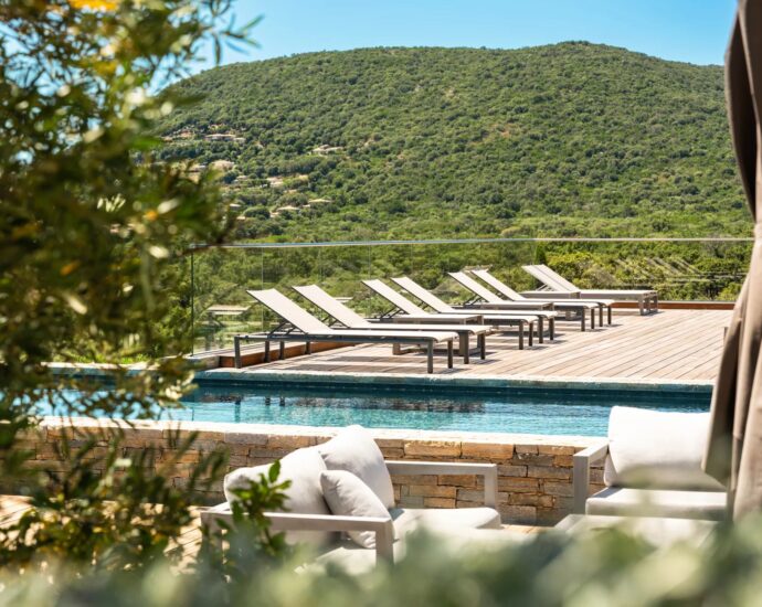 Pinarello, 5 Bedroom Villa, Infinity pool, sea View,  close to the beach