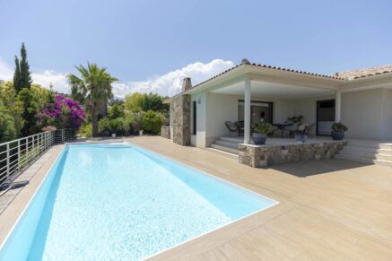 Sari-Solenzara, Sea View Villa, 4 Bedrooms, Heated Pool, Close to the Beach