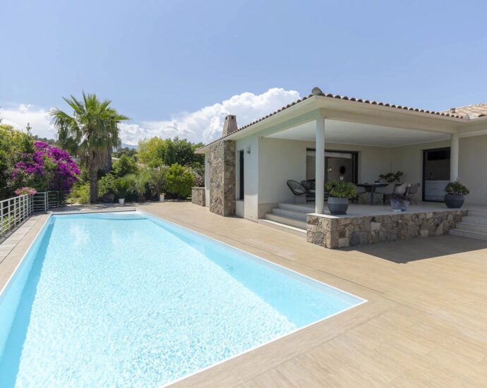 Sari-Solenzara, Sea View Villa, 4 Bedrooms, Heated Pool, Close to the Beach