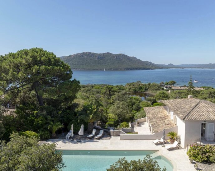 Cala Rossa, Benedettu, Villa vue mer panoramique, 6 chambres, piscine, plage à pied