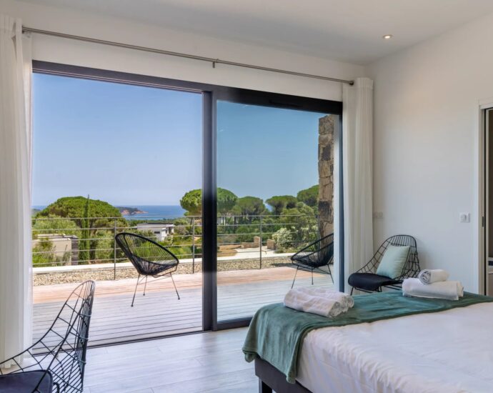 Capicciola – Set of 2 beautiful 6-room villas, pool, sea view, close to the beach