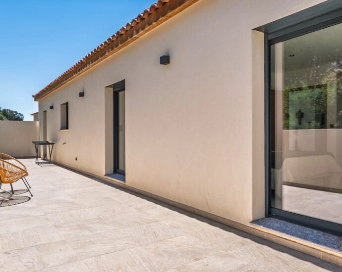 Exclusive, Contemporary 3-Bedroom Villa in Lozari with Sea View, Swimming Pool, and Beach Access on Foot