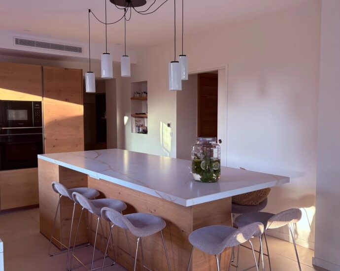 Porto-Vecchio, Santa Giulia, Domaine privé de Cala d&rsquo;Oro, Villa 5 chambres, piscine, vue mer et plage à pied