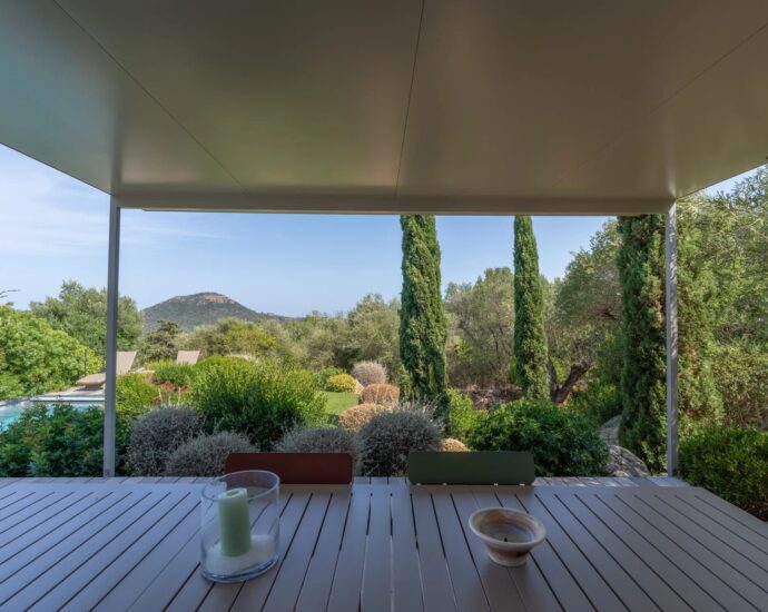 Porto-Vecchio, Precojo, Villa T3, piscine chauffée, proche plage de Santa Giulia, avec vue dégagée