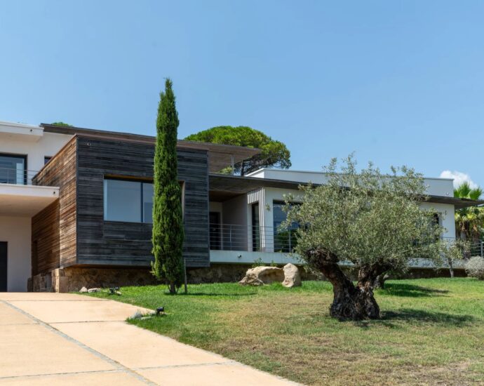 Capicciola – Set of 2 beautiful 6-room villas, pool, sea view, close to the beach