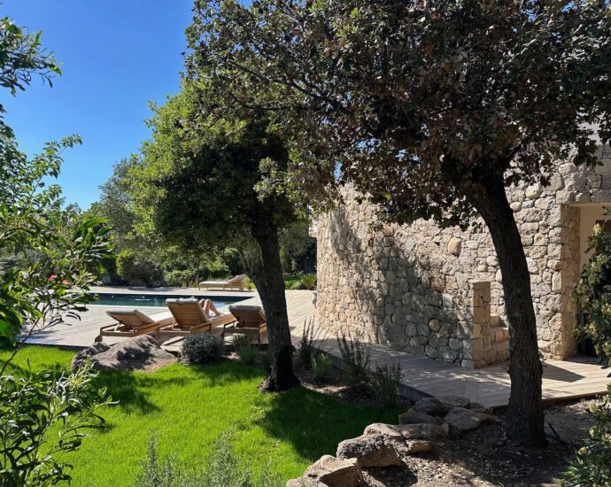 Porto-Vecchio, Santa Giulia, Domaine privé de Cala d&rsquo;Oro, Villa 5 chambres, piscine, vue mer et plage à pied