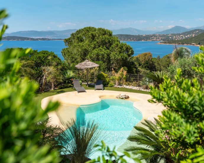 Coti-Chiavari, 6-bedroom villa, panoramic sea view, apartment, pool, close to beach