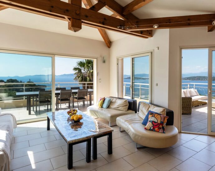 Coti-Chiavari, 6-bedroom villa, panoramic sea view, apartment, pool, close to beach