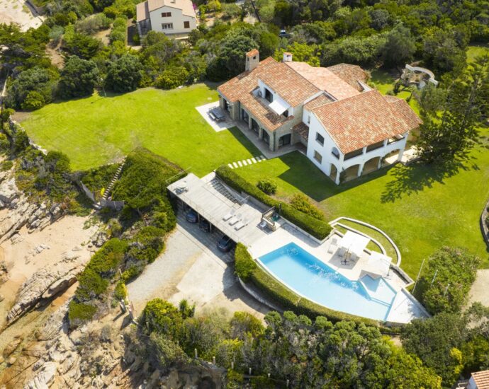 Porticcio, Isolella Peninsula, Waterfront Villa, 7 Bedrooms, Pool, Walking Distance to Beach, Panoramic Sea View
