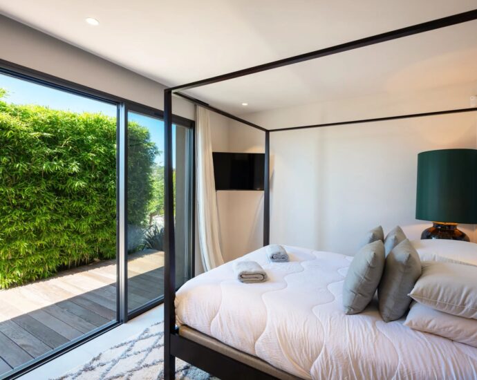 Pinarello, 5 Bedroom Villa, Infinity pool, sea View,  close to the beach