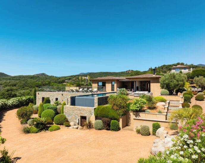 Pinarello, 5 Bedroom Villa, Infinity pool, sea View,  close to the beach