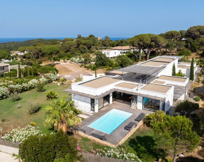 Capicciola – Set of 2 beautiful 6-room villas, pool, sea view, close to the beach