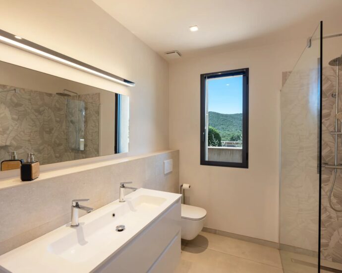 Pinarello, 5 Bedroom Villa, Infinity pool, sea View,  close to the beach