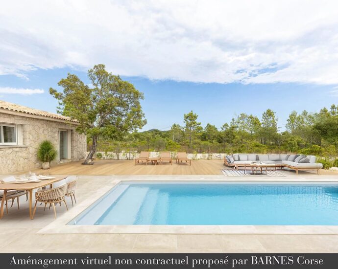 Near Porto-Vecchio – Single-storey stone villa, type T5, with swimming pool
