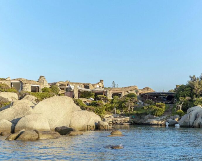 Ile de Cavallo, Propriété pied dans l&rsquo;eau, 9 chambres, vue mer, crique d&rsquo;accostage privée, plage à pied