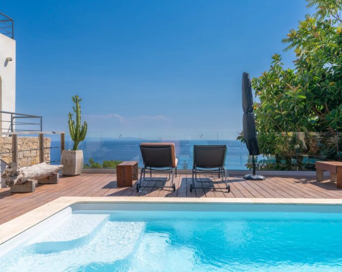 Ajaccio, Route des Sanguinaires, Villa vue mer panoramique, 4 master-rooms, piscine, plage à pied