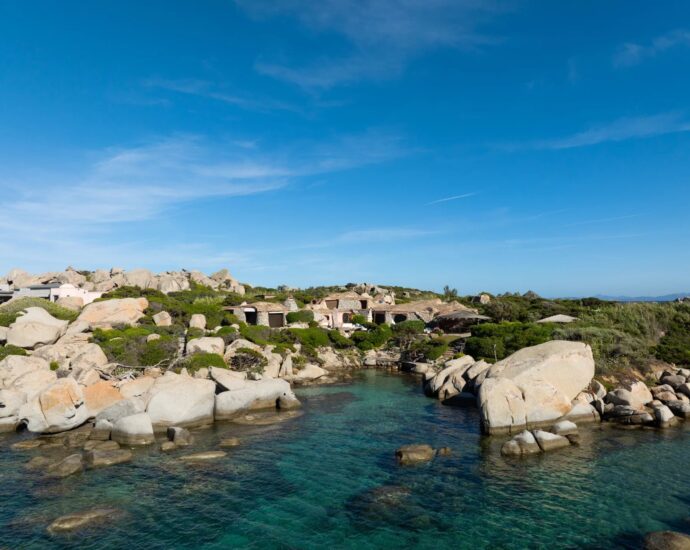 Ile de Cavallo, Propriété pied dans l&rsquo;eau, 9 chambres, vue mer, crique d&rsquo;accostage privée, plage à pied