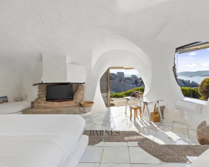 Ile de Cavallo, Propriété pied dans l&rsquo;eau, 9 chambres, vue mer, crique d&rsquo;accostage privée, plage à pied