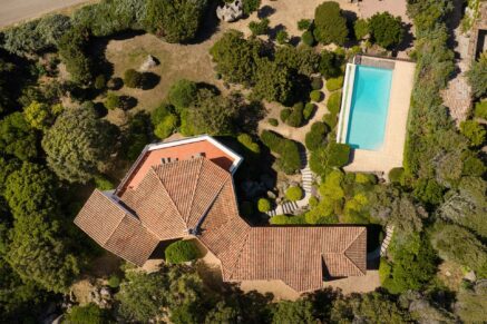 Coti-Chiavari – Property located on the Castagna Peninsula with a 6-bedroom villa and panoramic sea views