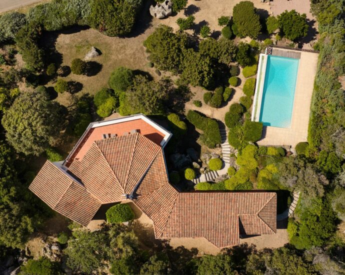 Coti-Chiavari – Property located on the Castagna Peninsula with a 6-bedroom villa and panoramic sea views