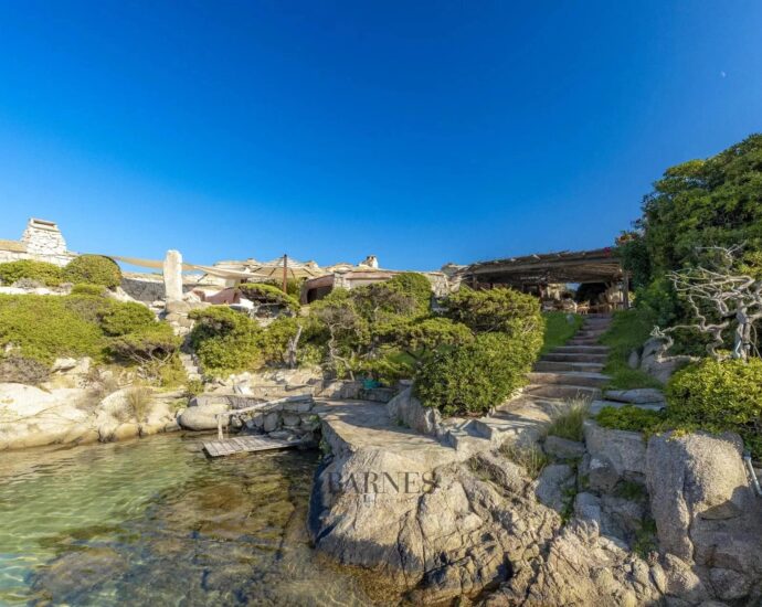 Ile de Cavallo, Propriété pied dans l&rsquo;eau, 9 chambres, vue mer, crique d&rsquo;accostage privée, plage à pied