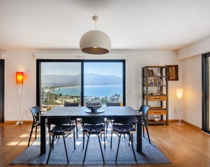 Exclusivité, Ajaccio, Penthouse vue mer panoramique, 3 chambres, proche plage