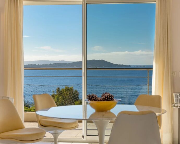 Porticcio rive sud Ajaccio, Villa, 5 chambres, piscine, bord de mer plage à pied