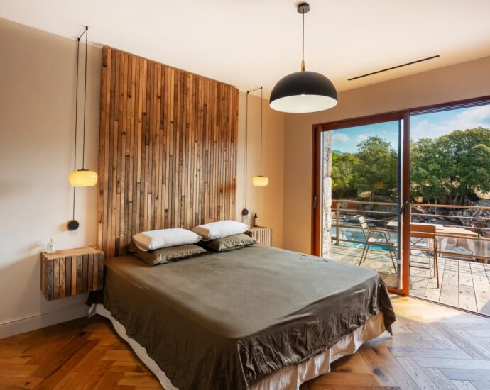 Porticcio, Villa type bergerie, 5 chambres, piscine, proche plage