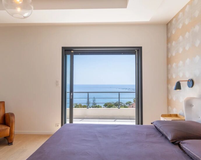 Ajaccio, Route des Sanguinaires, Villa vue mer panoramique, 4 master-rooms, piscine, plage à pied