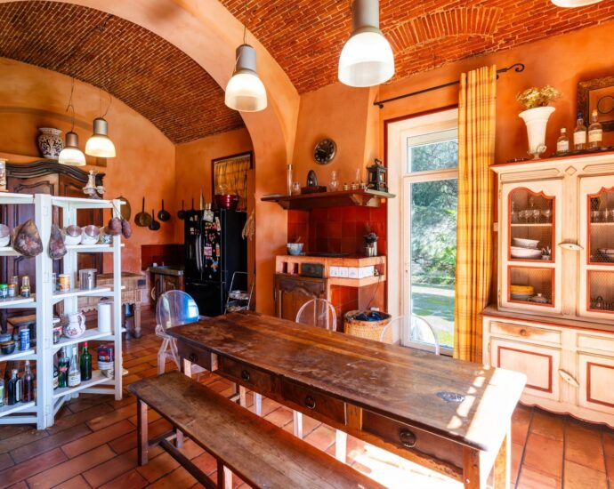Bastia, Mansion, 4 bedrooms, swimming pool, close to the city center