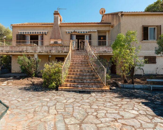 Exclusivité, L&rsquo;Île-Rousse, villa vue mer et île de la Pietra, 3 chambres, piscine, proche plage