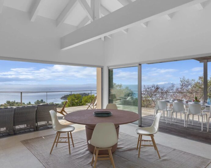 Porto-Vecchio, Palombaggia, Panoramic sea-view villa, 6 bedrooms, within walking distance of the beach