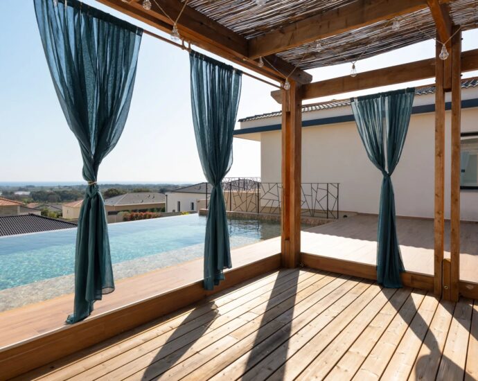 South Bastia, sea-view villa, 7 rooms, 3 bedrooms, swimming pool, close to the beach