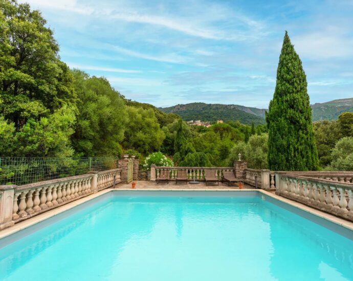 Oletta, Restored Mill, 3 Bedrooms, swimming pool, Valley and Mountain Views, Close to Beaches