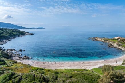 Corbara, Marine de Davia, villa 3 chambres, piscine, vue mer panoramique, plage à pied