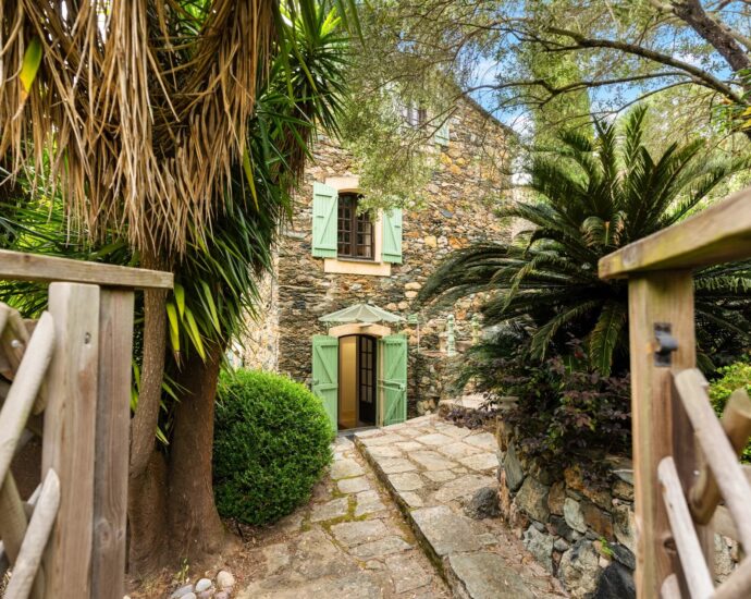 Oletta, Restored Mill, 3 Bedrooms, swimming pool, Valley and Mountain Views, Close to Beaches