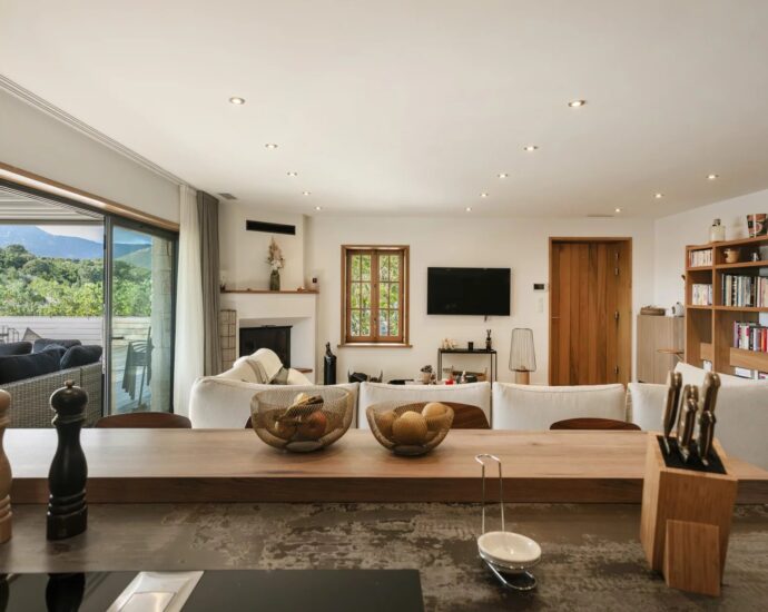 Ajaccio, Salario, Villa de standing en pierre , 4 suites, vue panoramique, Piscine