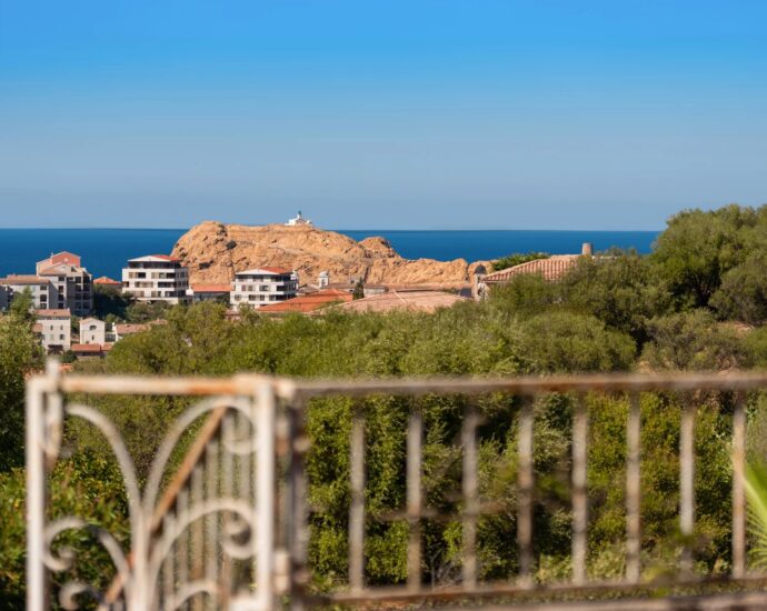 Exclusivité, L&rsquo;Île-Rousse, villa vue mer et île de la Pietra, 3 chambres, piscine, proche plage