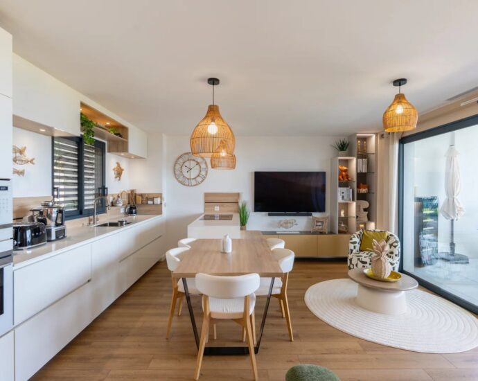 Exclusive listing, Porticcio, apartment with panoramic sea views, 2 bedrooms, terrace, private parking, within walking distance of the beach