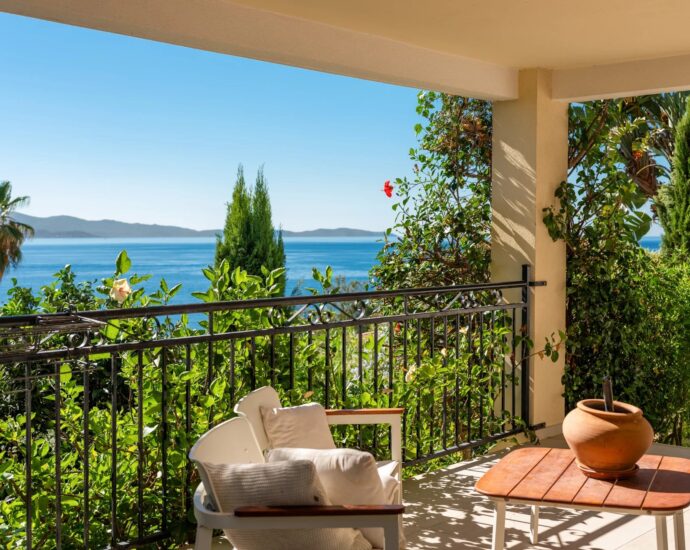 Ajaccio, Route des Sanguinaires, Villa with Panoramic Sea Views, 5 Bedrooms, Infinity Pool, Beach Within Walking Distance