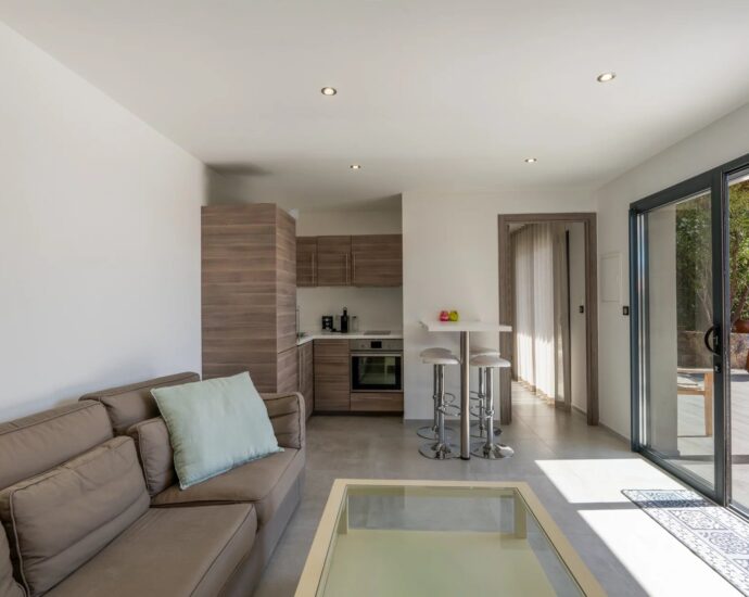 Exclusive Listing, Pinarello, Sea View Villa, 4 Bedrooms, Pool, Walking Distance to the Beach