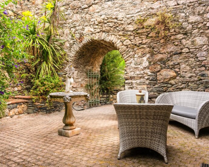 Oletta, Restored Mill, 3 Bedrooms, swimming pool, Valley and Mountain Views, Close to Beaches